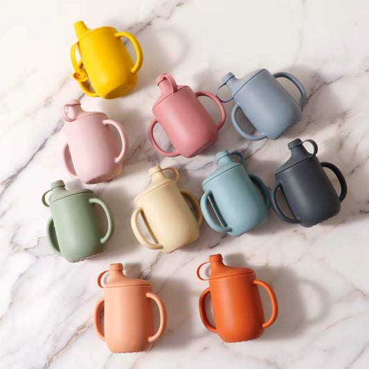 Sip in Style! 🌟 Check out our New Silicone Cups for Kids with Lids – Perfect for Little Learners! 🍼💧 Free Shipping Available! #BabyEssentials #MomLife